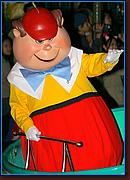 - Disneyland 05/29/06 - By Britt Dietz - Parade of Dreams - 